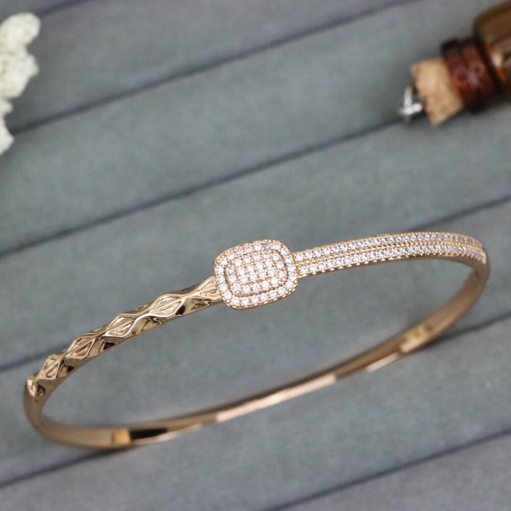 Elegant Rose Gold Bangle with Pave Setting and Textured Detail, XPBL0595
